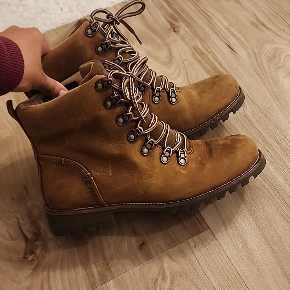 Boots - Picture 1 of 4